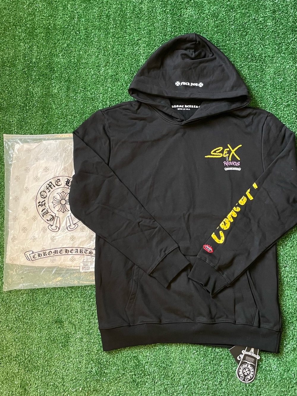 Black Graphic Logo Hoodie Sweatshirt - Unknown Brand
